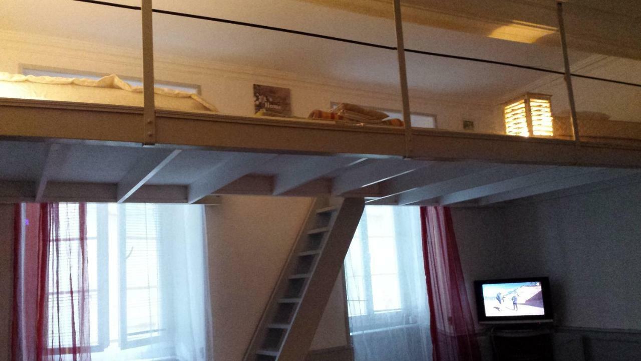 Coquet Studio En Mezzanine Nuit Pour 2 Personnes Saint-Girons  Ngoại thất bức ảnh